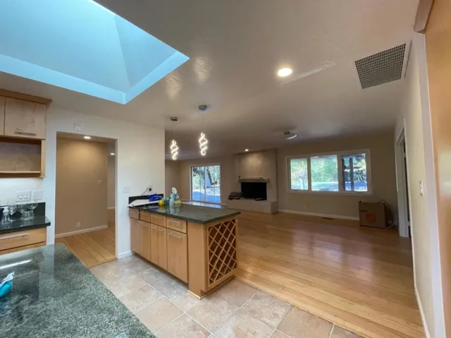 , Palo Alto, California 94301