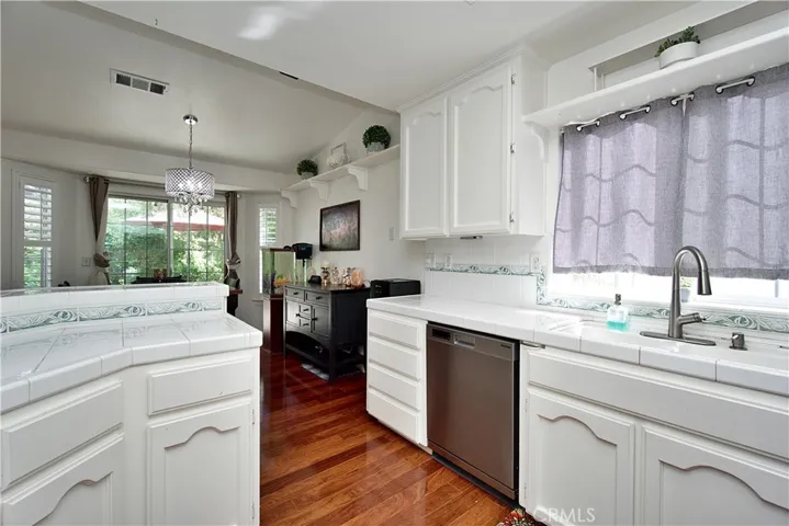 7418 N Mansionette Drive, Fresno, California 93720