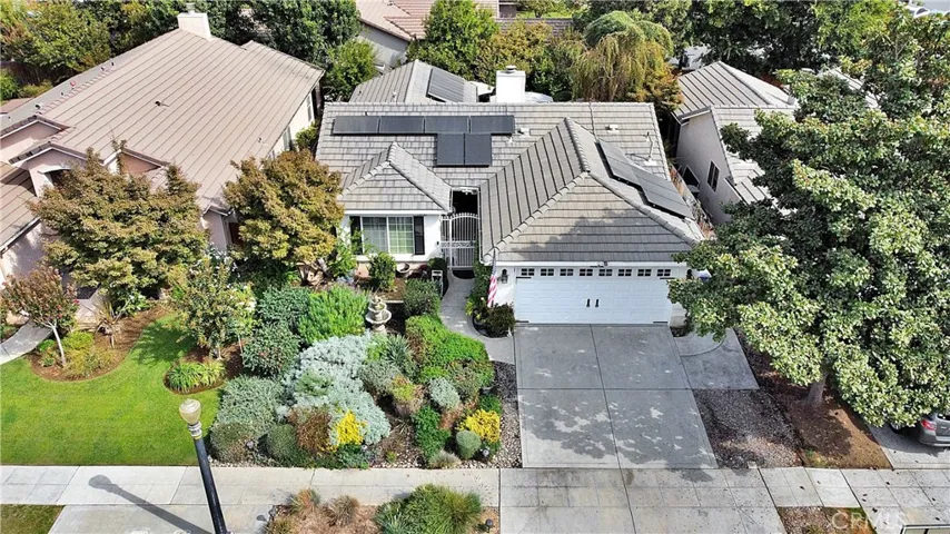 7418 N Mansionette Drive, Fresno, California 93720