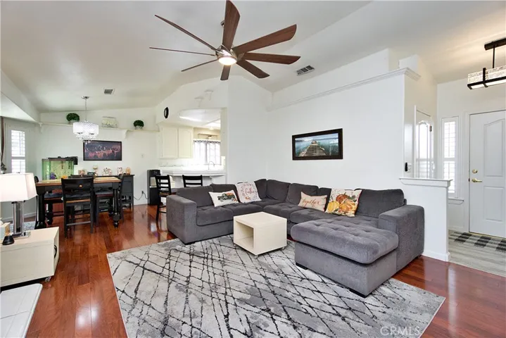 7418 N Mansionette Drive, Fresno, California 93720
