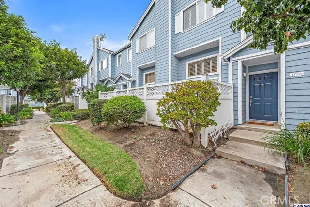 13128 Sycamore Village Dr, Norwalk, California 90650