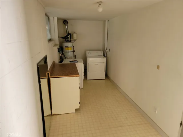 18550 Hatteras Street 17, Tarzana, California 91356
