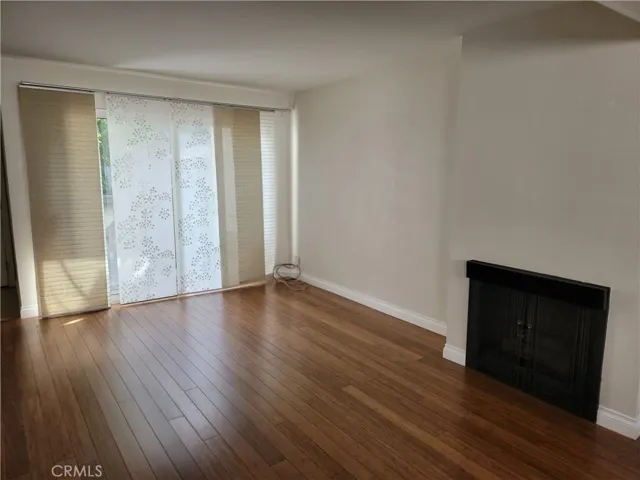 18550 Hatteras Street 17, Tarzana, California 91356