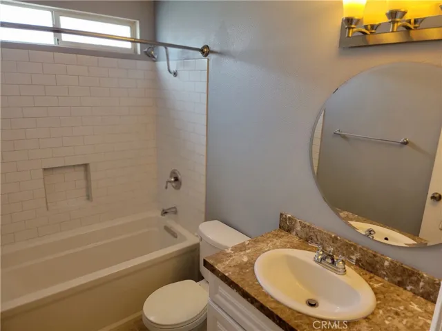 18550 Hatteras Street 17, Tarzana, California 91356