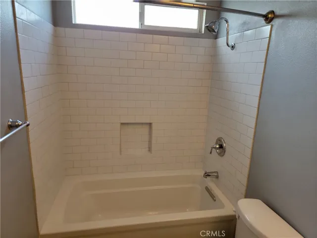 18550 Hatteras Street 17, Tarzana, California 91356