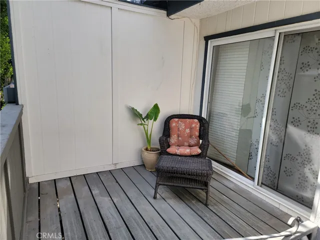 18550 Hatteras Street 17, Tarzana, California 91356