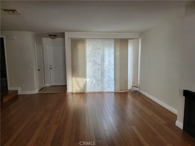18550 Hatteras Street 17, Tarzana, California 91356