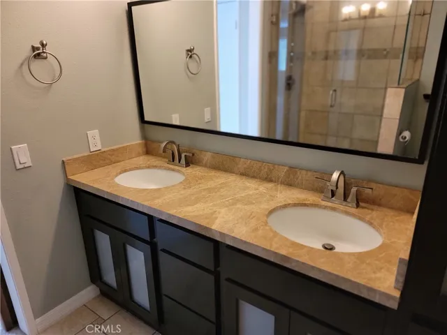 18550 Hatteras Street 17, Tarzana, California 91356