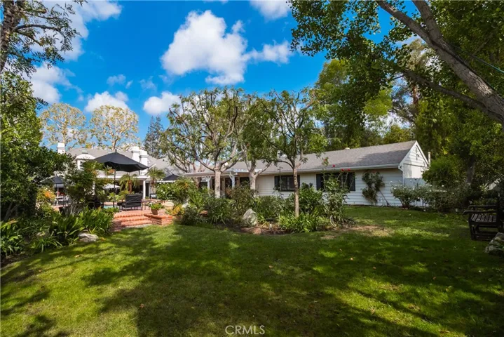 19218 Wells Drive, Tarzana, California 91356