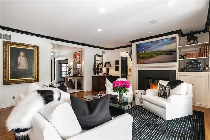 19218 Wells Drive, Tarzana, California 91356
