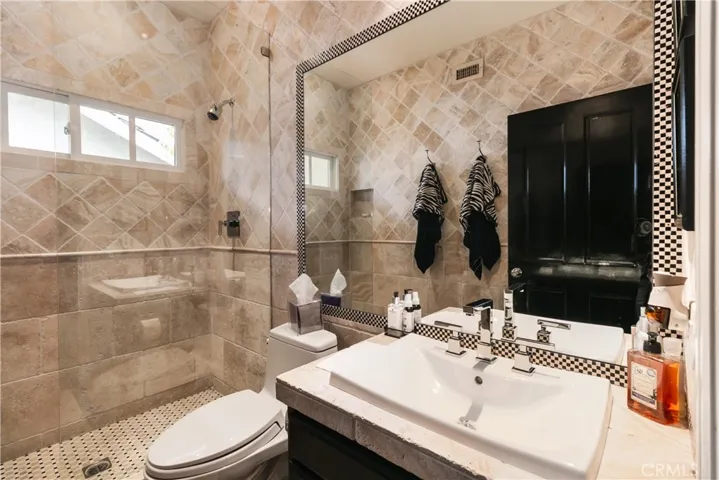 19218 Wells Drive, Tarzana, California 91356