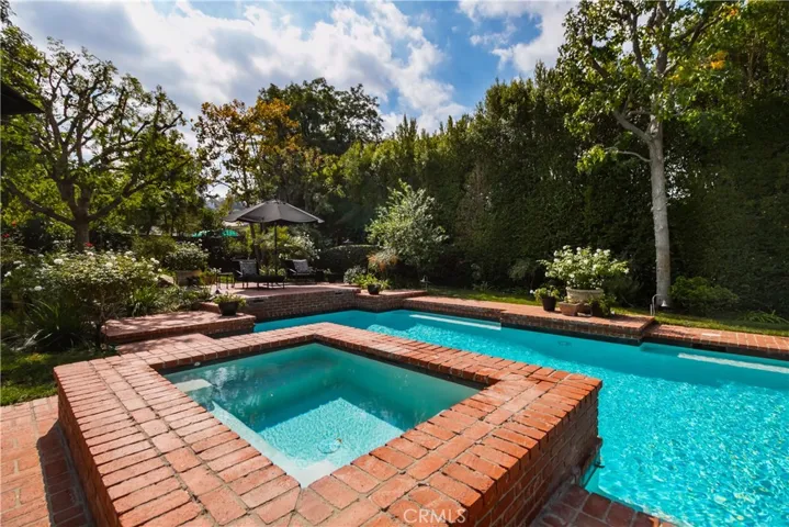 19218 Wells Drive, Tarzana, California 91356