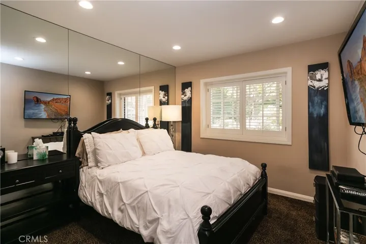 19218 Wells Drive, Tarzana, California 91356