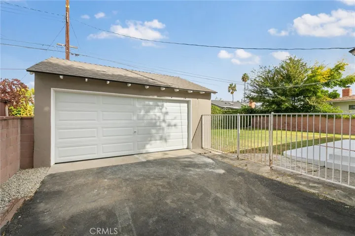 2 car detached garage