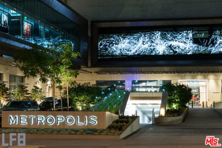 889 Francisco Street 803, Los Angeles, California 90017