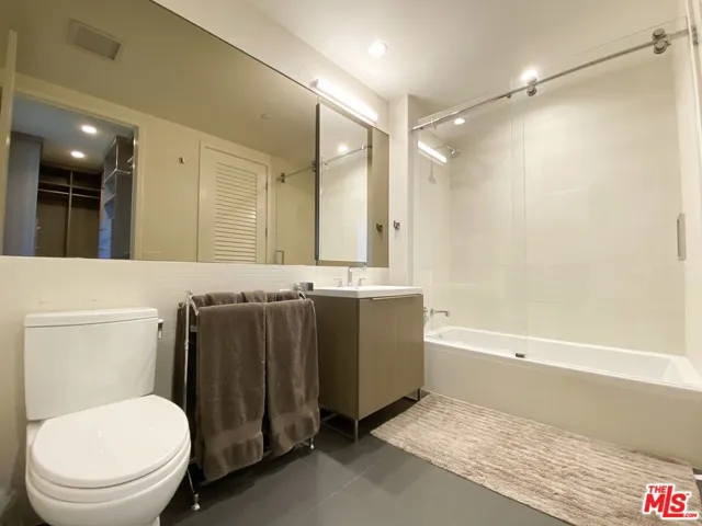 889 Francisco Street 803, Los Angeles, California 90017