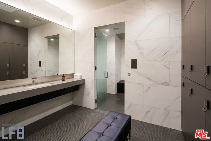 889 Francisco Street 803, Los Angeles, California 90017