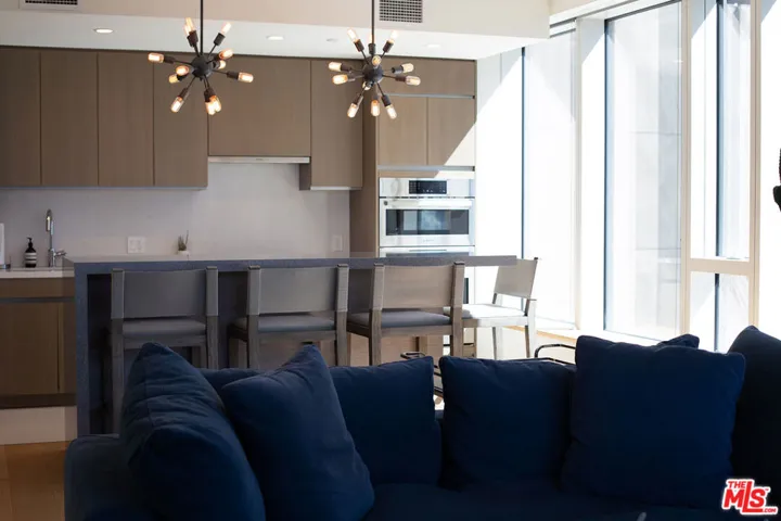 889 Francisco Street 803, Los Angeles, California 90017