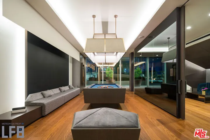 889 Francisco Street 803, Los Angeles, California 90017