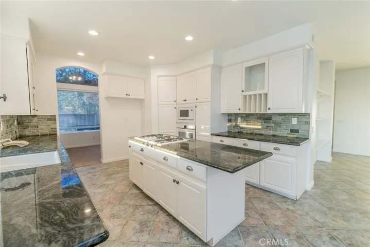 42836 Woody Knoll Road, Murrieta, California 92562