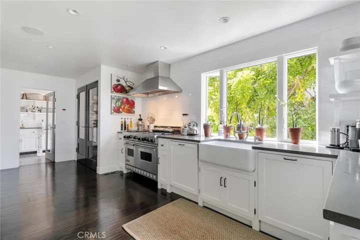416 De Sola Ter, Corona Del Mar, California 92625