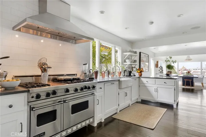 416 De Sola Ter, Corona Del Mar, California 92625