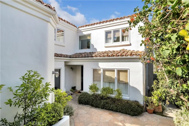 416 De Sola Ter, Corona Del Mar, California 92625