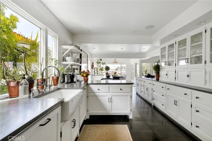 416 De Sola Ter, Corona Del Mar, California 92625