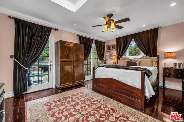 8666 Lookout Mountain Avenue, Los Angeles, California 90046