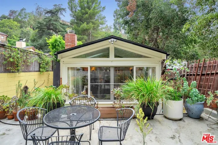 8666 Lookout Mountain Avenue, Los Angeles, California 90046