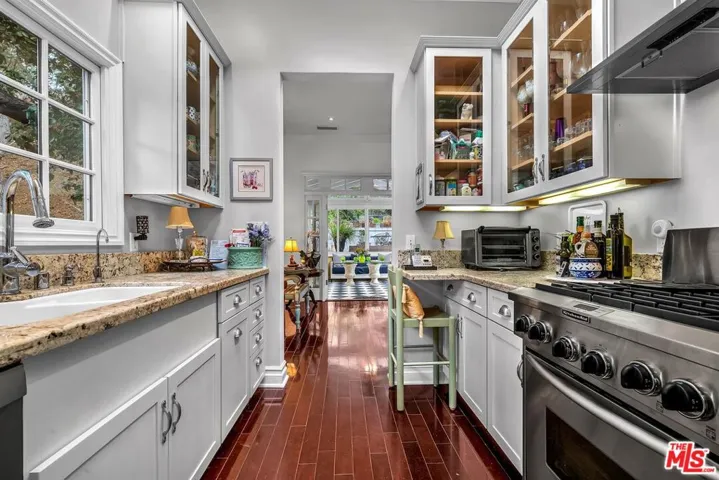 8666 Lookout Mountain Avenue, Los Angeles, California 90046