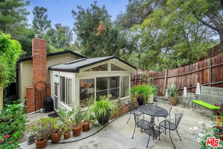 8666 Lookout Mountain Avenue, Los Angeles, California 90046