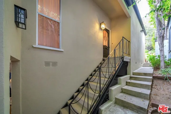 8666 Lookout Mountain Avenue, Los Angeles, California 90046