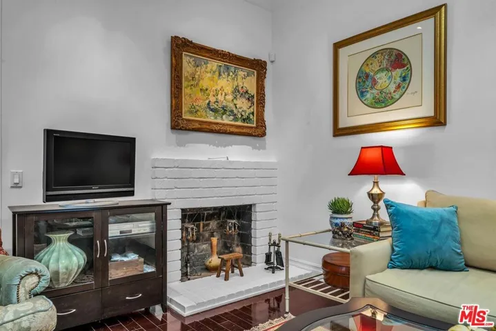 8666 Lookout Mountain Avenue, Los Angeles, California 90046