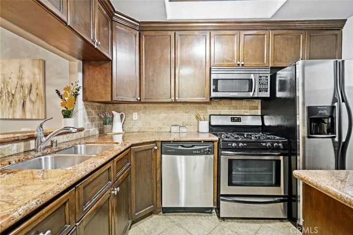 4128 Whitsett Avenue 112, Studio City, California 91604