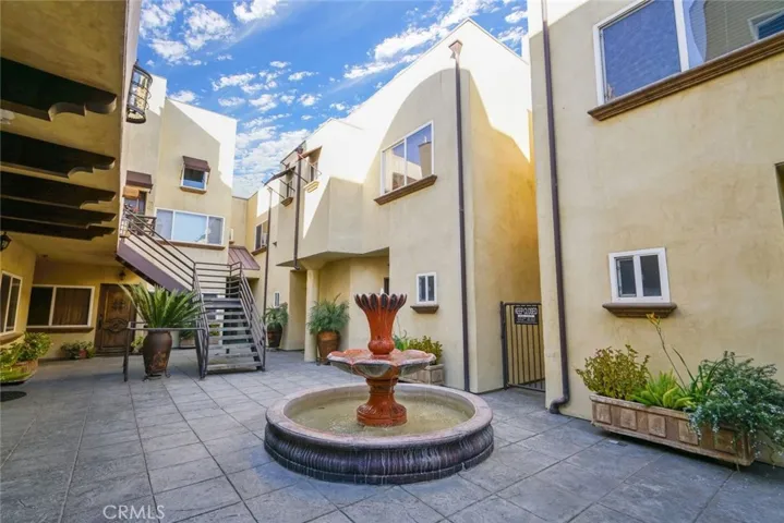4128 Whitsett Avenue 112, Studio City, California 91604