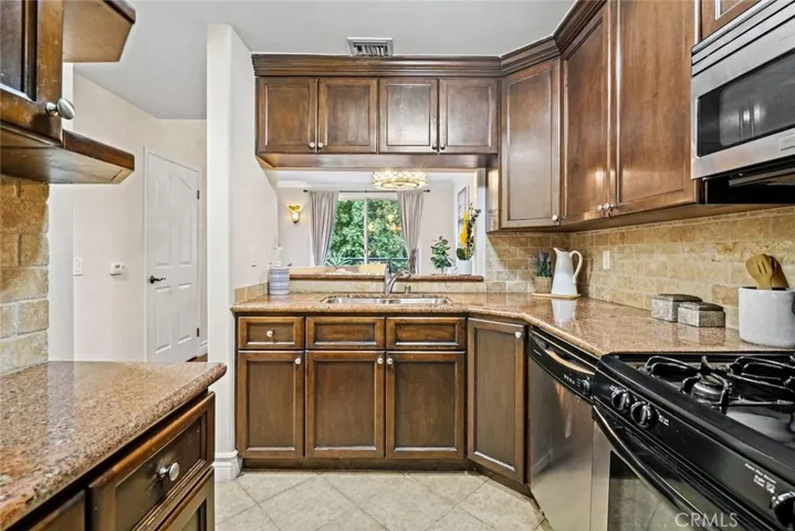 4128 Whitsett Avenue 112, Studio City, California 91604