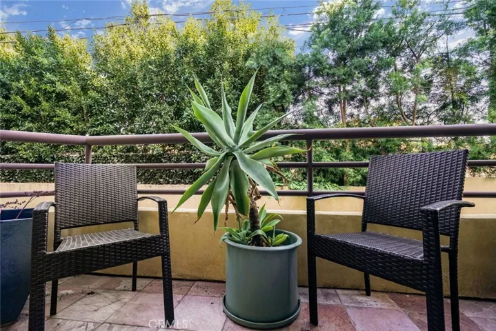 4128 Whitsett Avenue 112, Studio City, California 91604