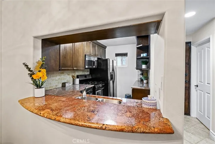 4128 Whitsett Avenue 112, Studio City, California 91604