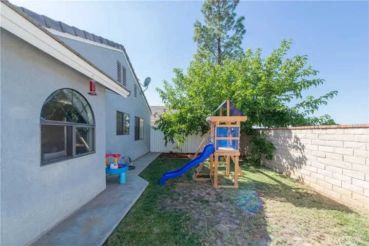 27894 Moonridge Drive, Romoland, California 92585