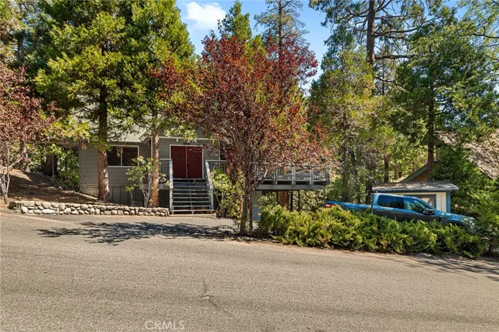 596 Pioneer Road, Lake Arrowhead, California 92352