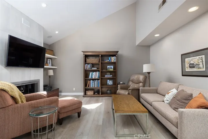 477 E Yale 22, Irvine, California 92614