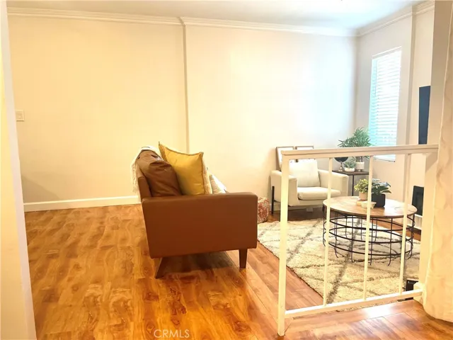 18645 Hatteras Street 101, Tarzana, California 91356