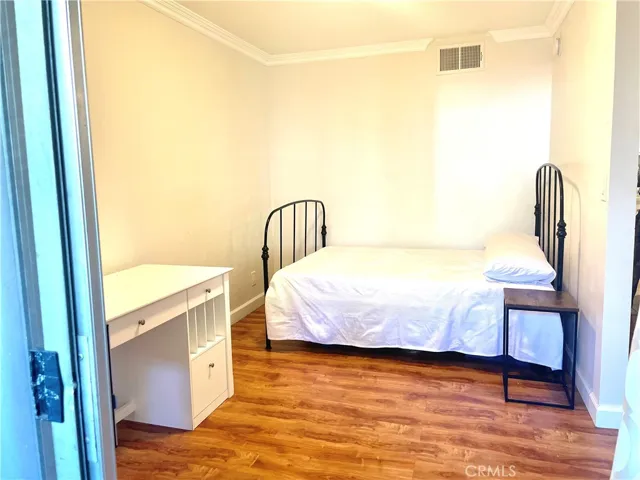 18645 Hatteras Street 101, Tarzana, California 91356