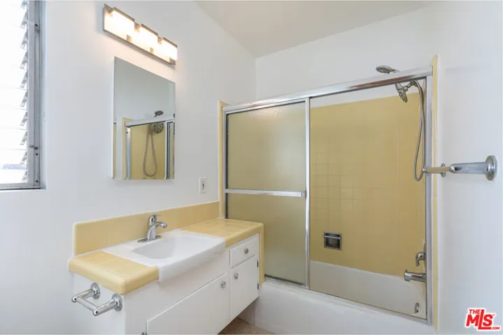 2253 Moore Street, Los Angeles, California 90039