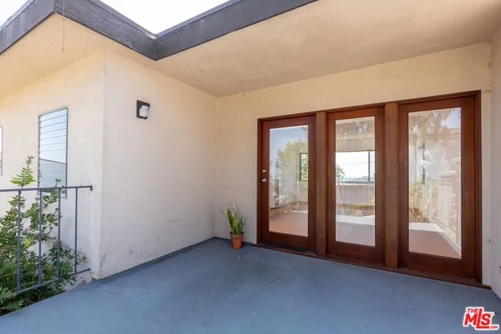 2253 Moore Street, Los Angeles, California 90039