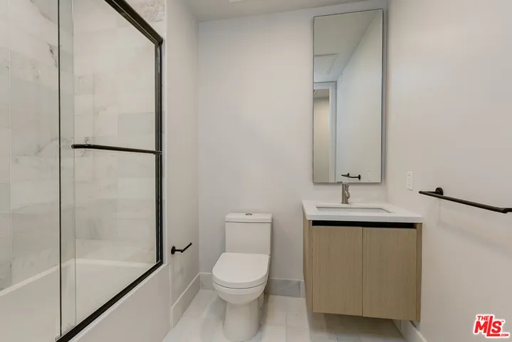 3833 Dunn 401, Culver City, California 90232