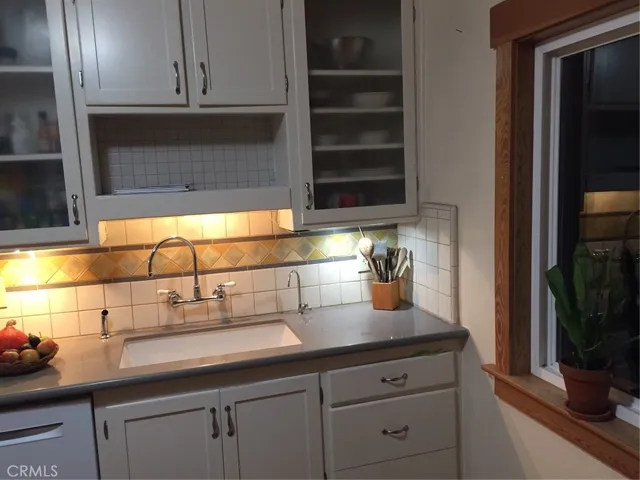 Kitchen sink