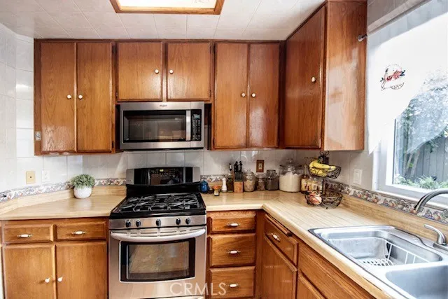 1000 W Citrus Street, Colton, California 92324