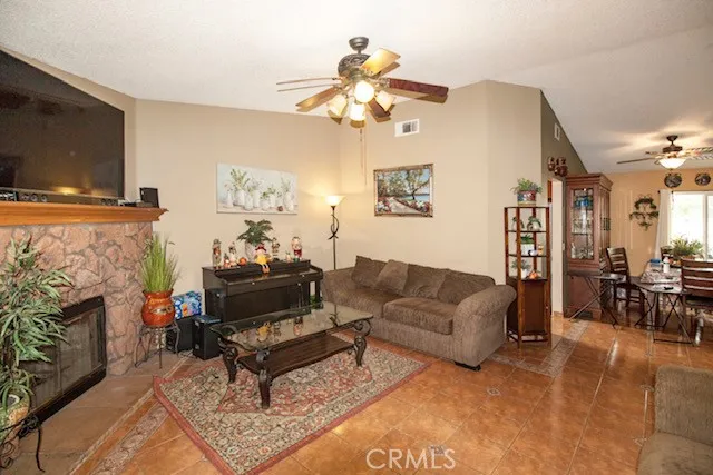 1000 W Citrus Street, Colton, California 92324